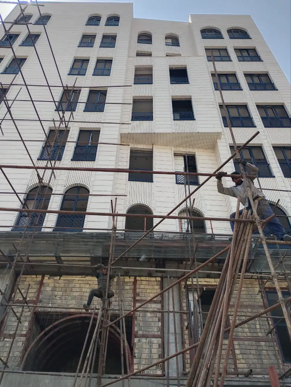 آپارتمان مجتمع کوروش، زعفرانیه