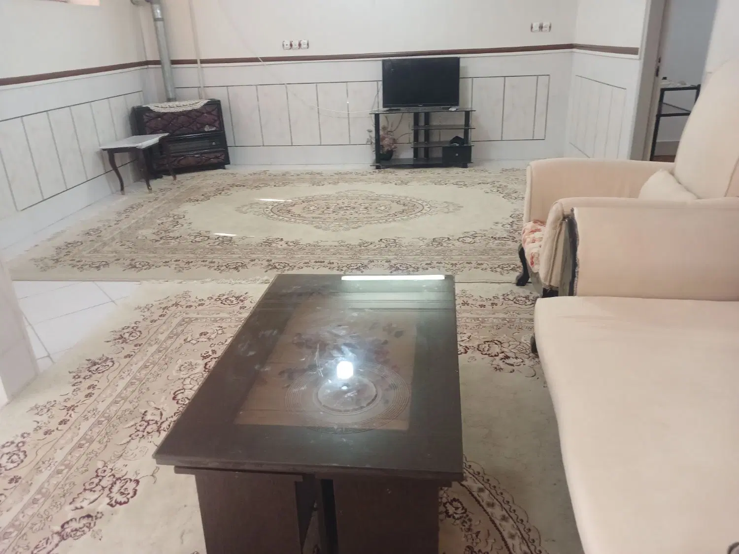 منزل پارکینگ حیاطی با امنیت