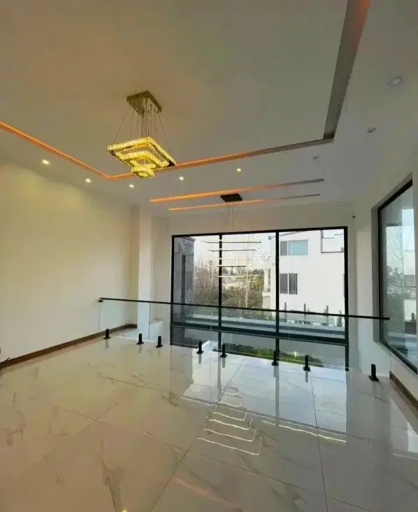 دوبلکس مدرن۳۵۰متری استخر سونا جکوزی روف۴ خواب