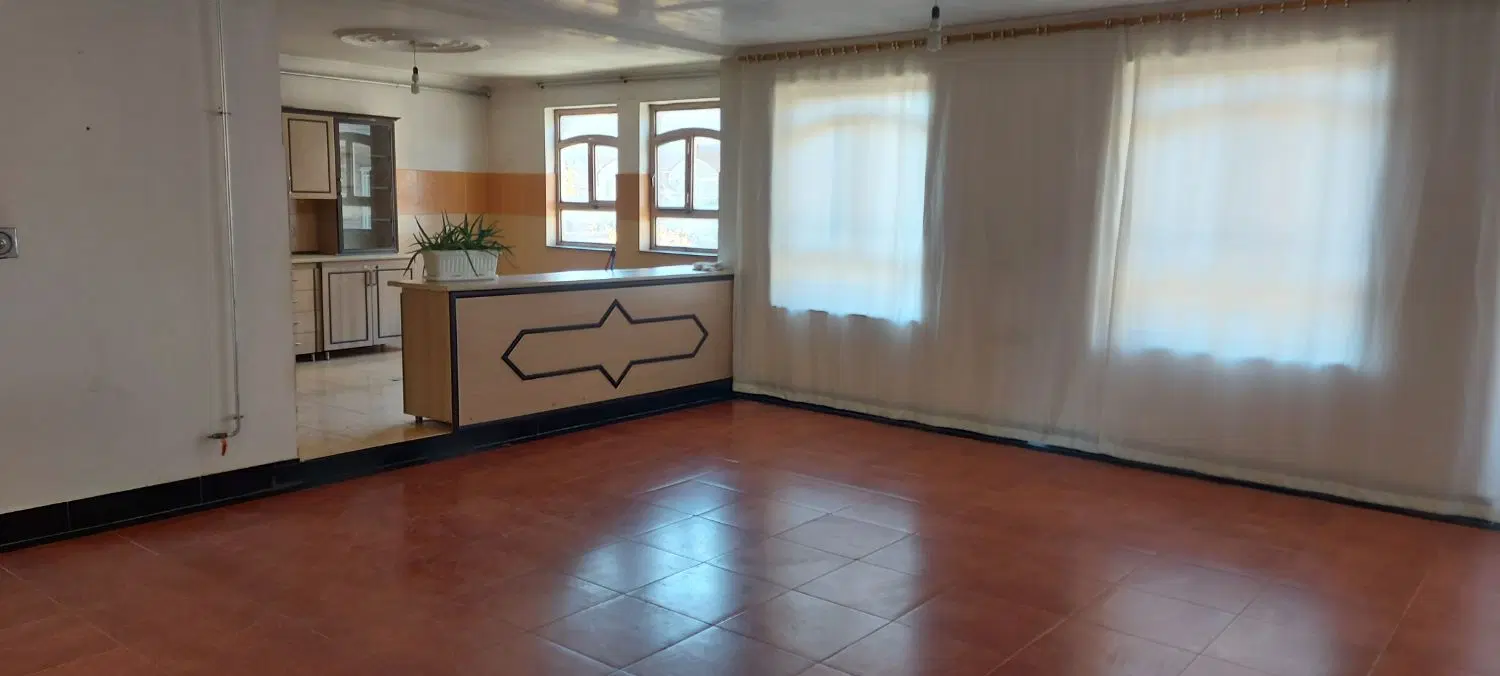 اجاره آپارتمان ۱۷۰ متری  تمیز و شیک وسط شهر