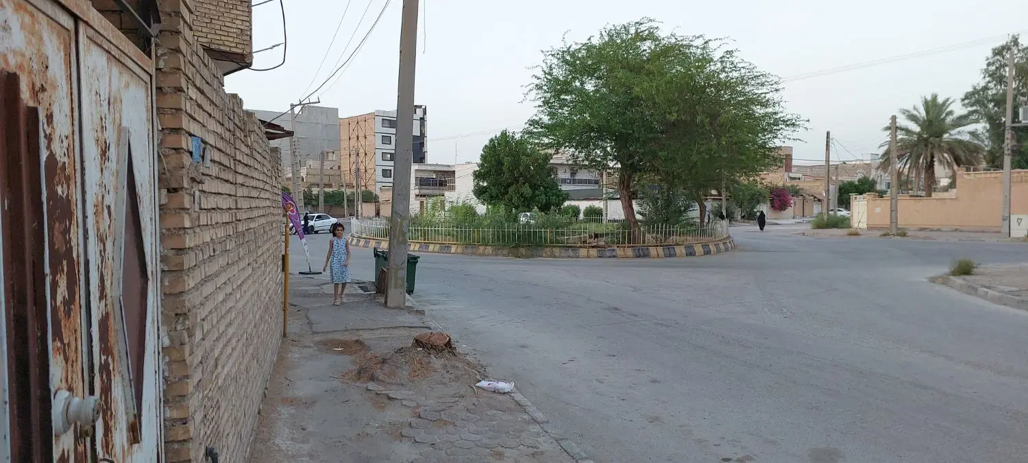 یک باب منزل مسکونی واقع در بوستان 7