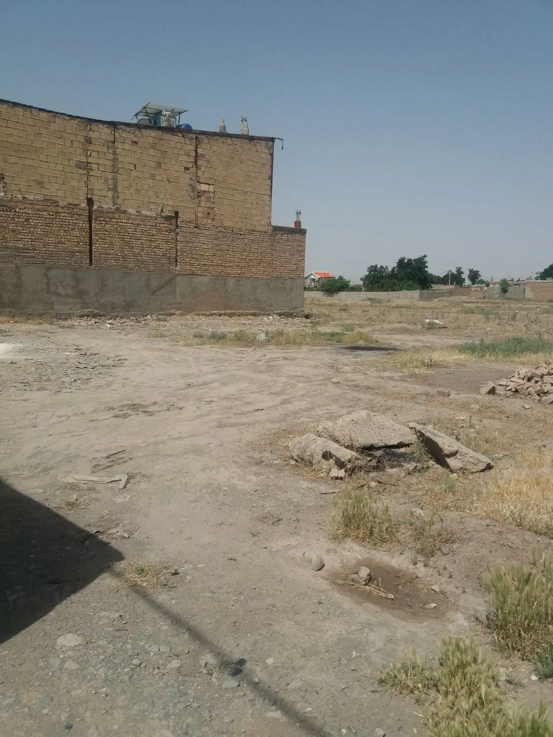 زمین فروشی