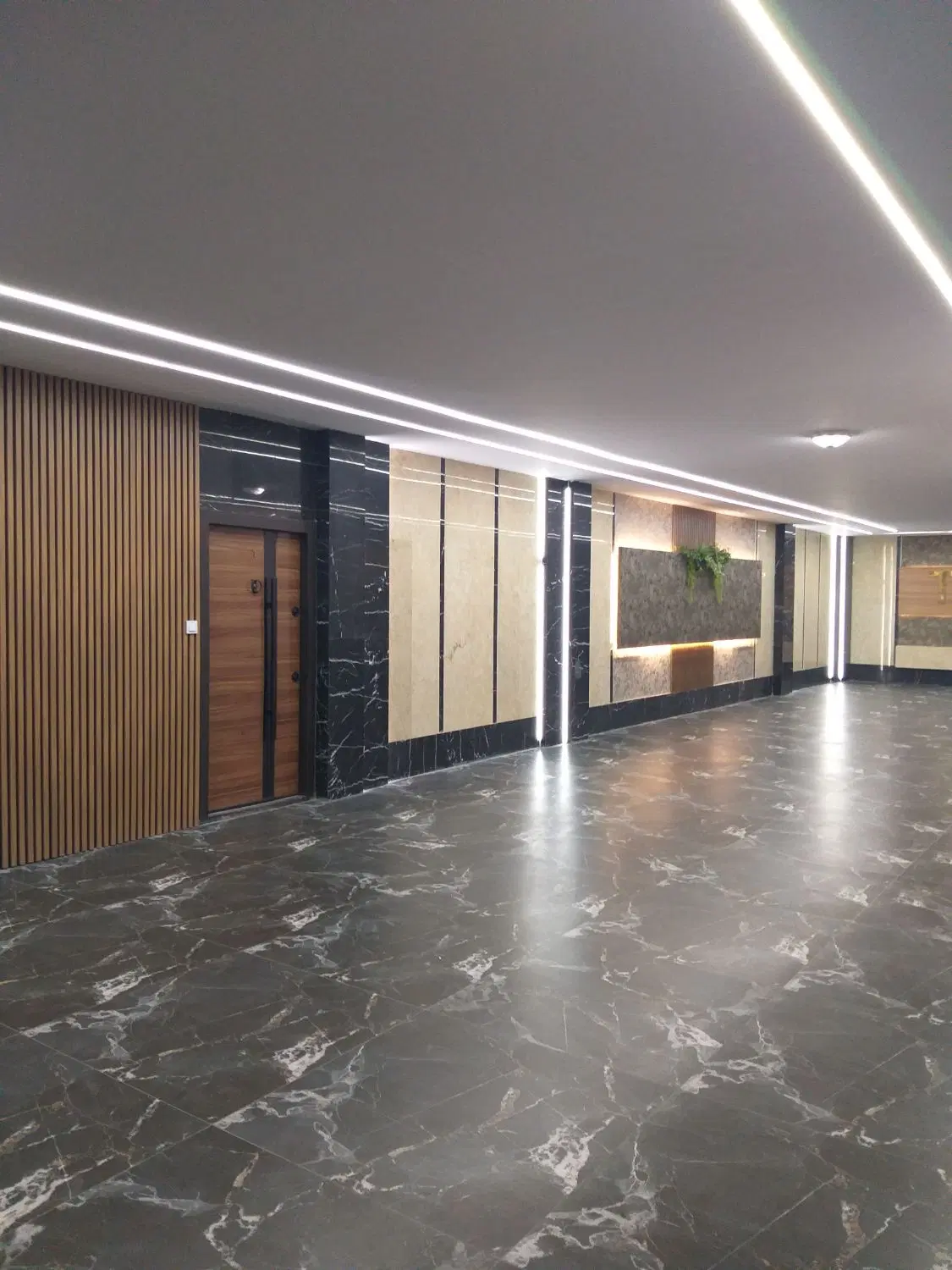 واحد ۱۰۰ متری تاپ لوکیشن