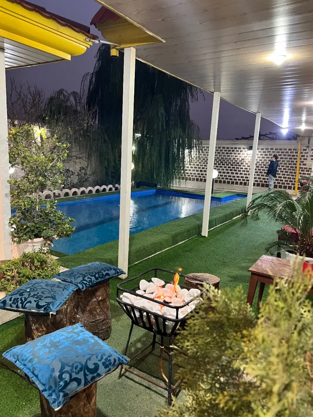 اجاره روزانه باغ ویلا استخر دار فردیس کرج (مالک )
