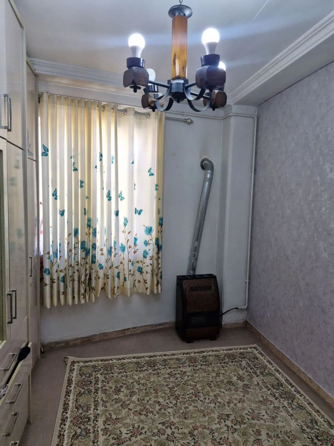 فروش آپارتمان ۹۰ متری  گاز  سند دار