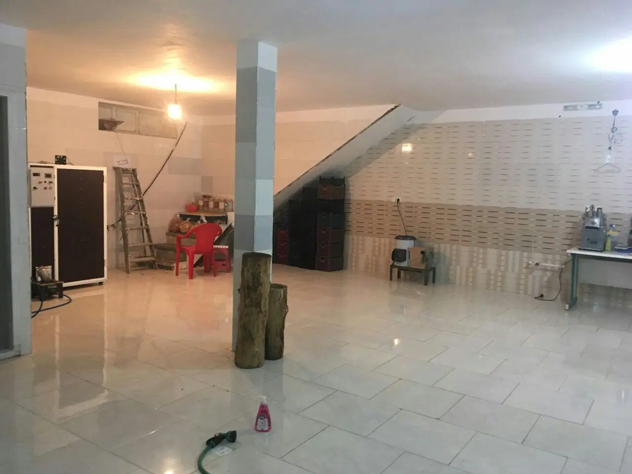 منزل مسکونی سه واحد زیر زمین همکف وطبقه اول