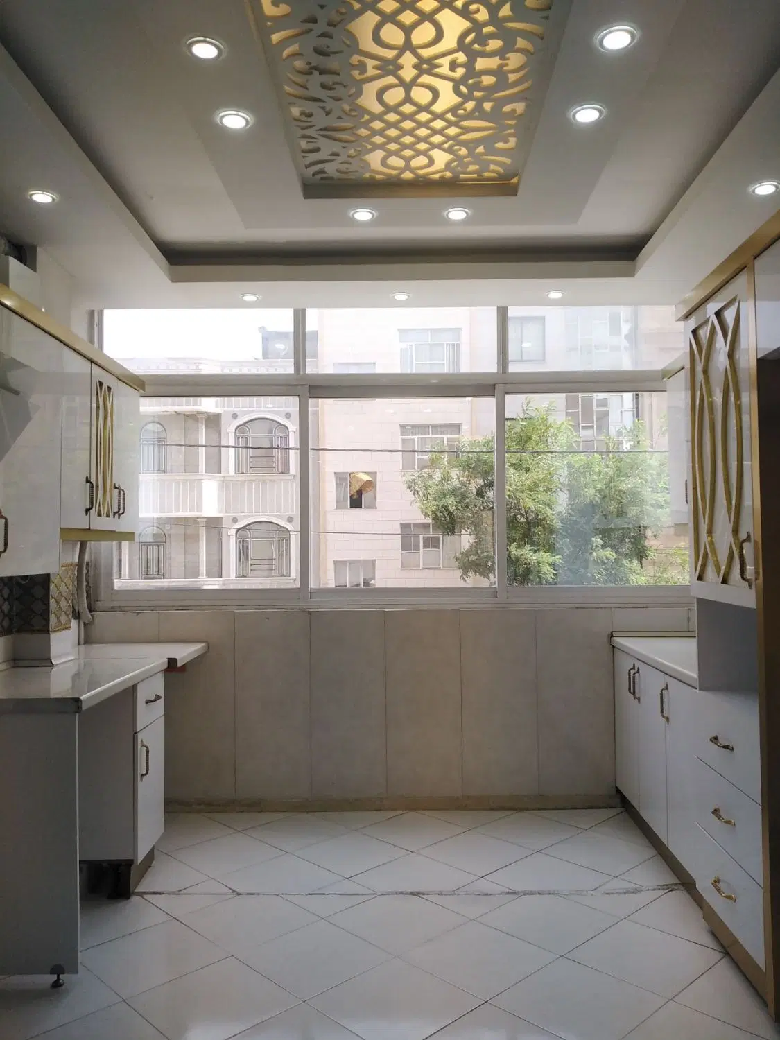 آپارتمان 95متری  رهن واجاره فول امکانات اندیشه