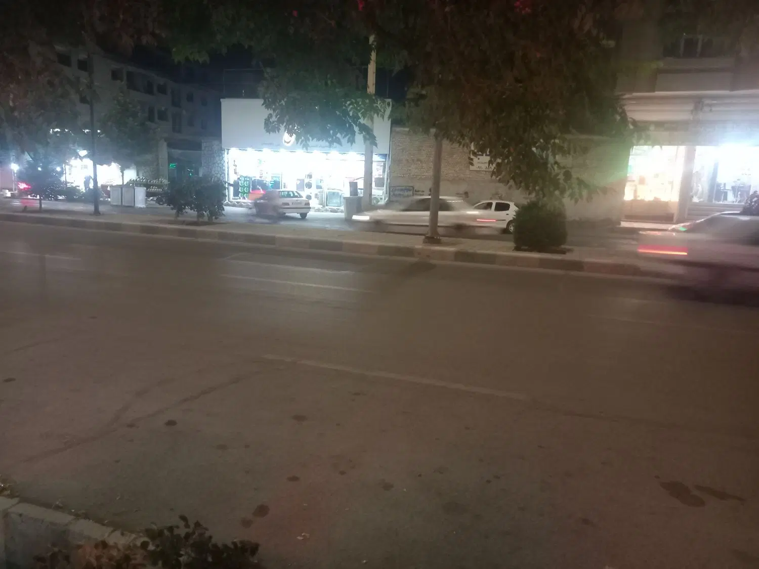 ۷۰ متر مغازه تجاری حاشیه بعثت