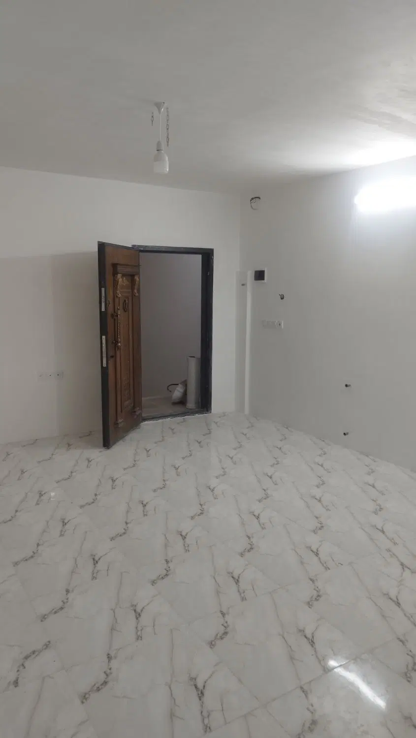 طبقه پنجم رو همکف