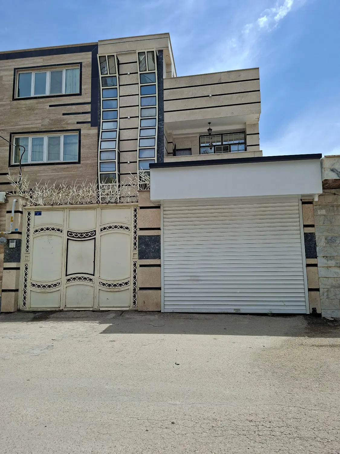 فروش سه واحد و20متر تجاری یکجا