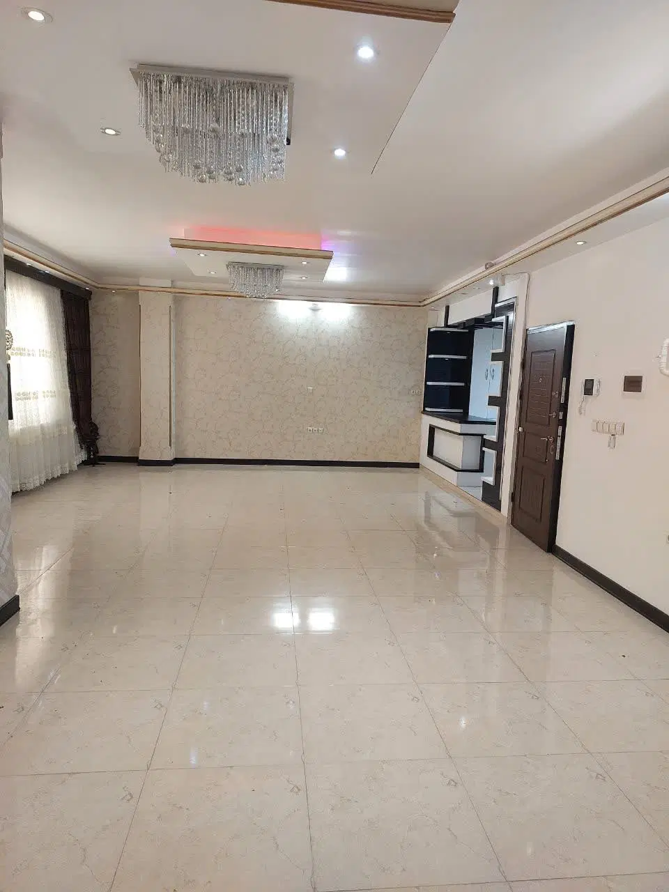 ۱۳۲متری تک واحدی استقلال