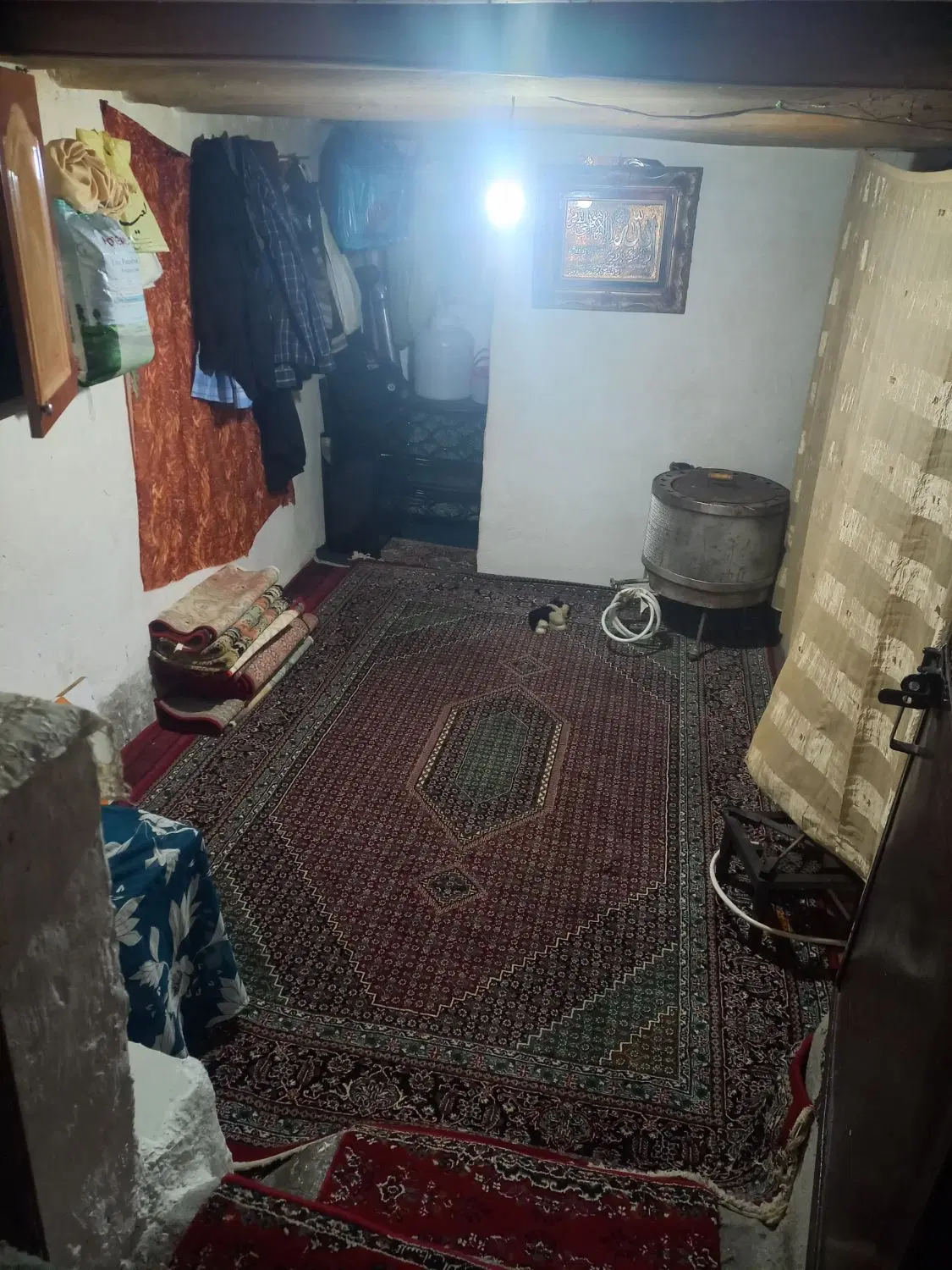 با سلام یک خانه در دهگلان ب فروش می‌رسد