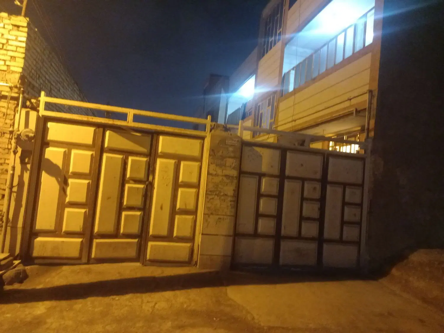 پردیس خیابان وفا چهار واحده طبقه بالا