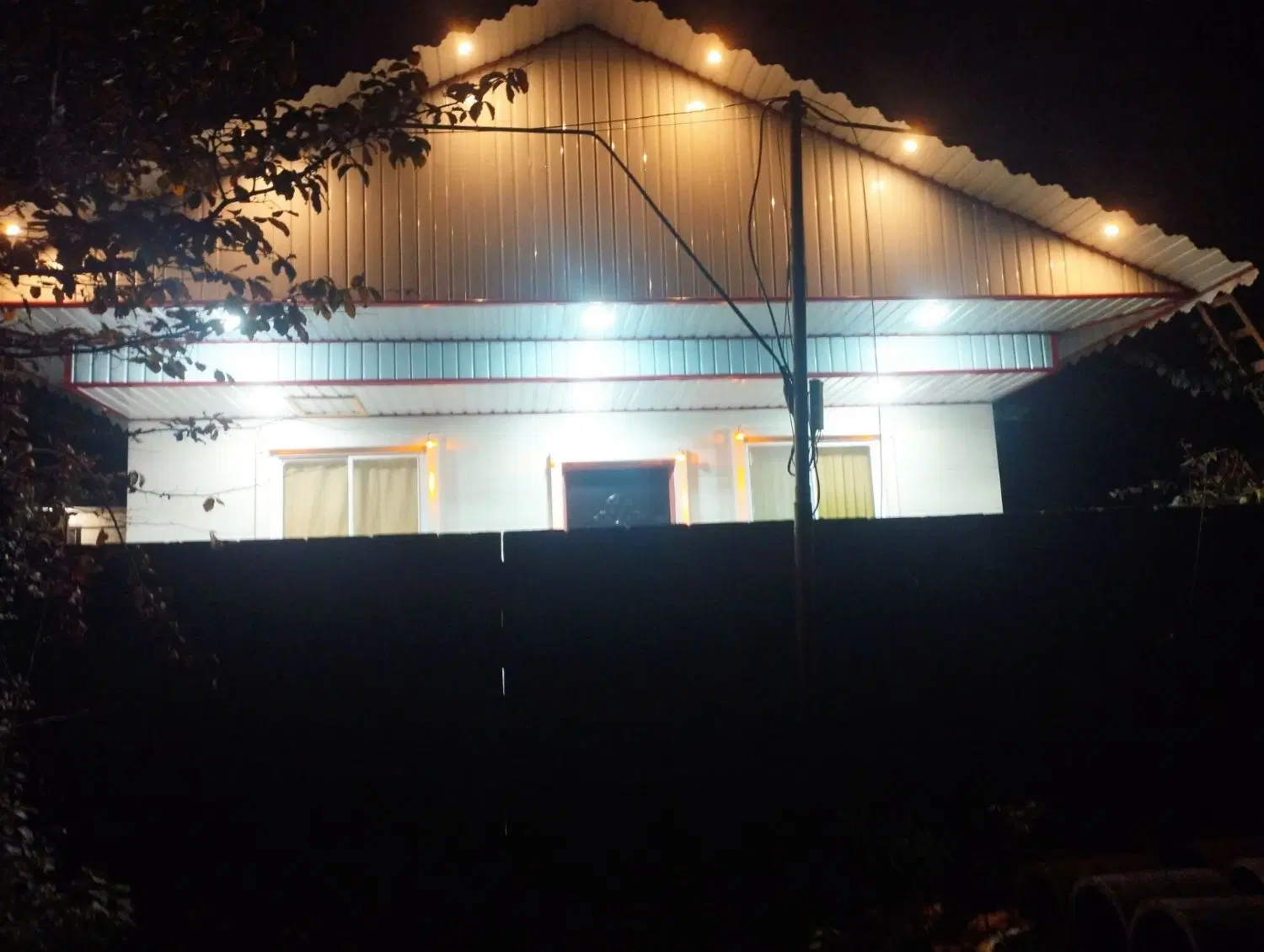 ۳۲۰متر زمین با ویلای ۸۵متری