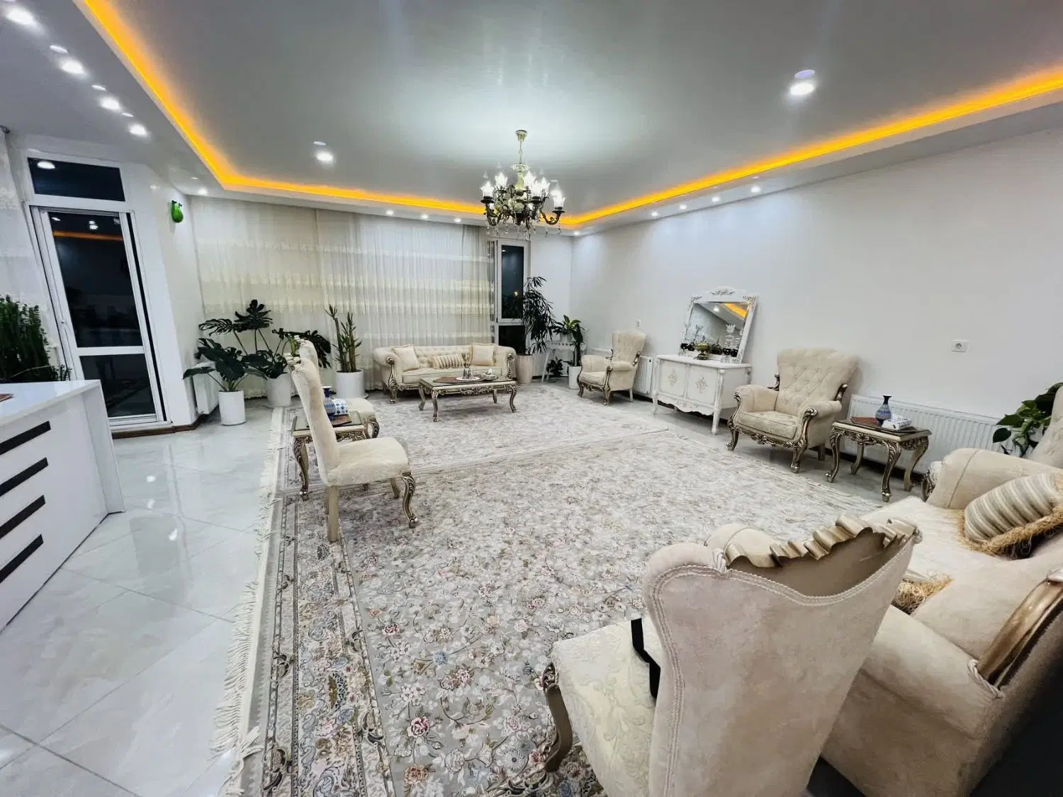 آپارتمان ۱۸۵ متری غفاری