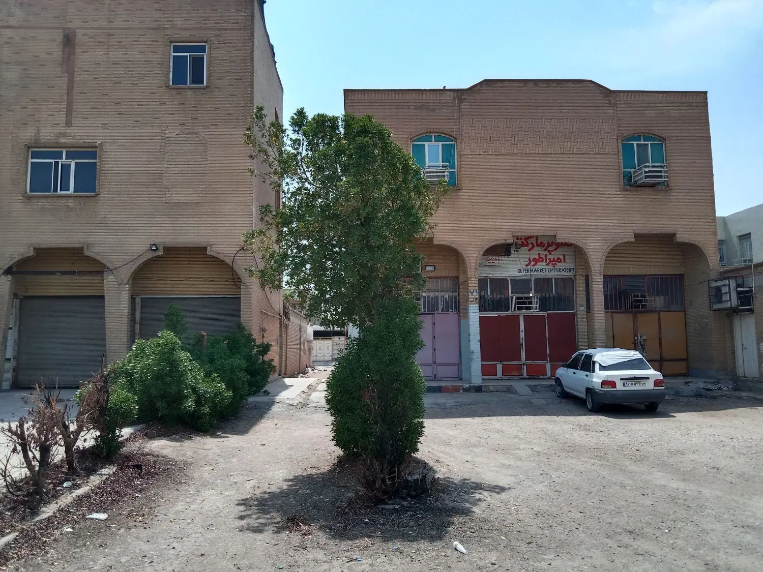 مغازه ۳۲ متری