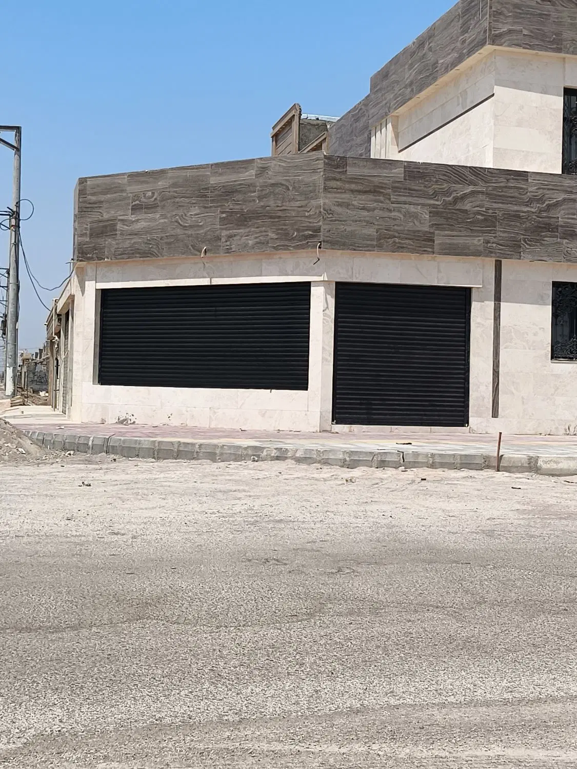 مغازه دونبش ۳۰متر