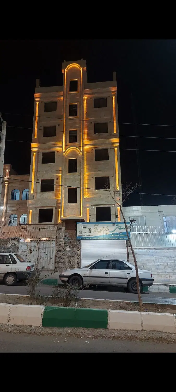 آپارتمان ۵ طبقه ، بومهن  ، بر بلوار ۲۴ متری بسیج