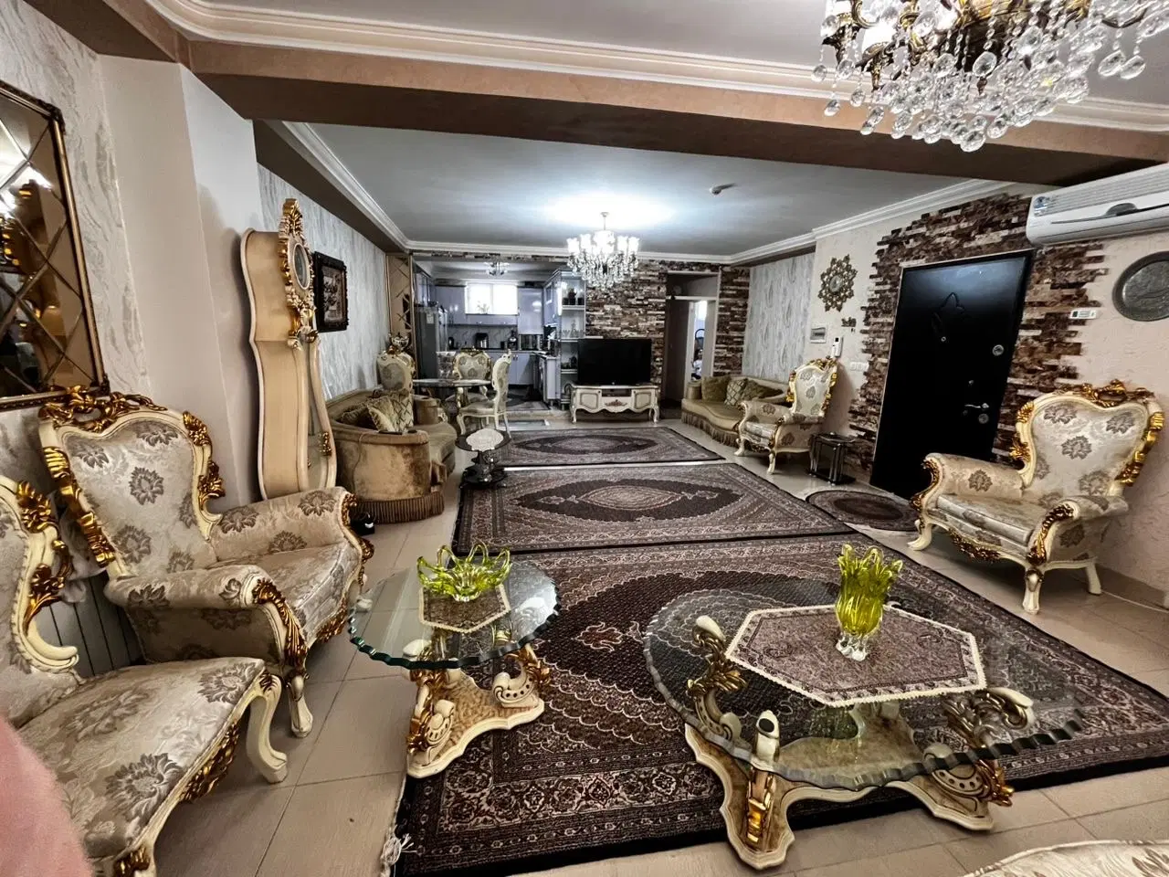 فروش آپرتمان خوش نقشه بسیارنورگیردرمحله اصیل بهار