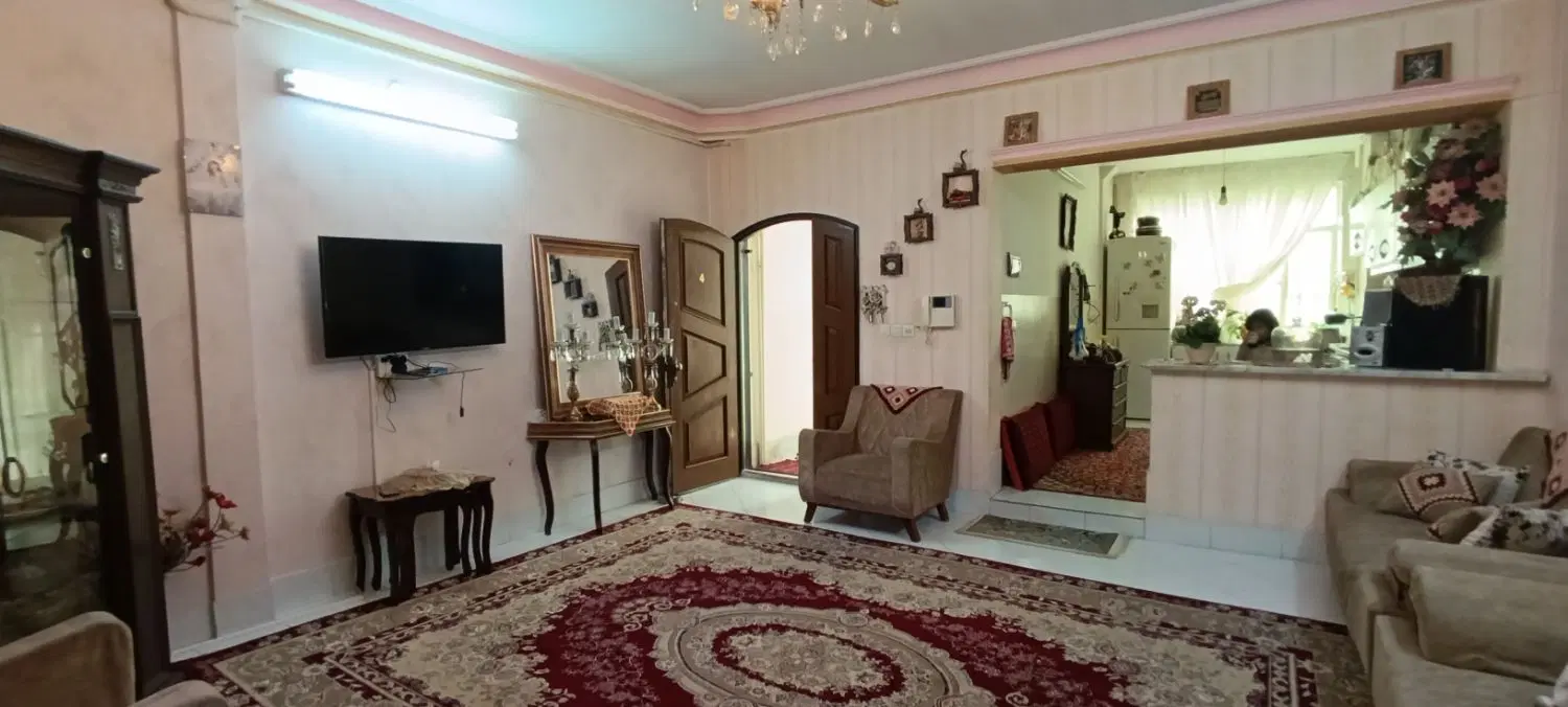 آپارتمان 90متری  دو کله در خیام هدایت