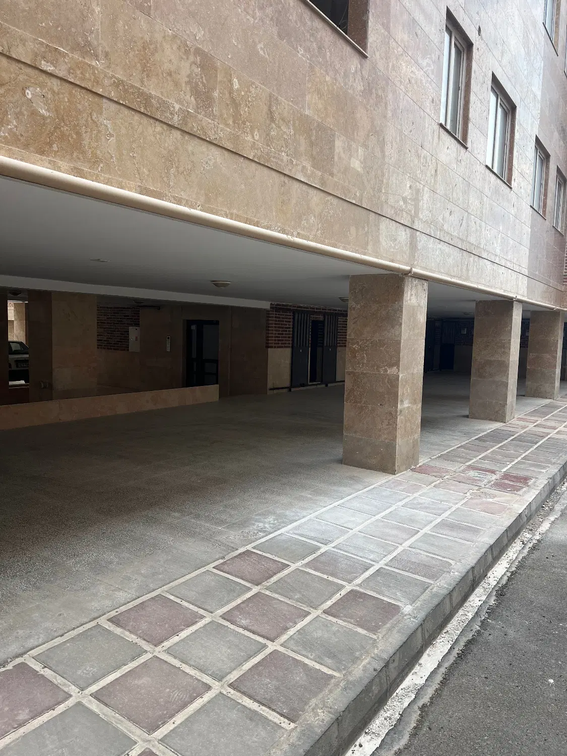 ۸۷متر نوساز مرکز شهر