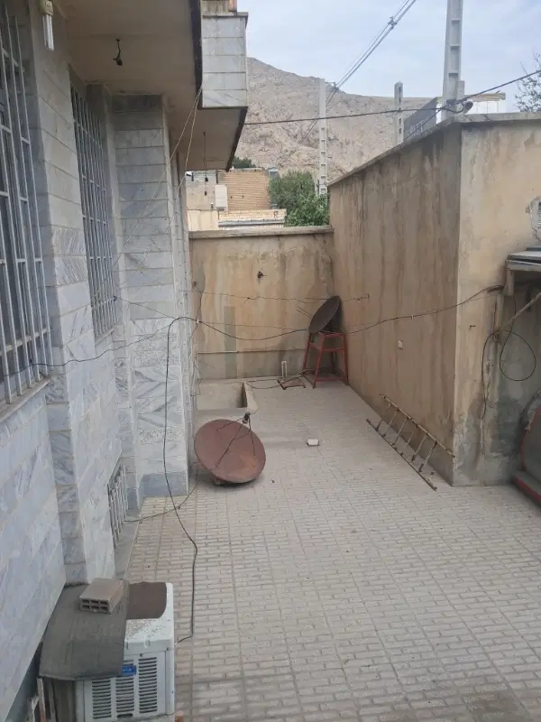 ملک ویلایی ۳ طبقه با ۱۸ متر مغازه تجاری دوبر