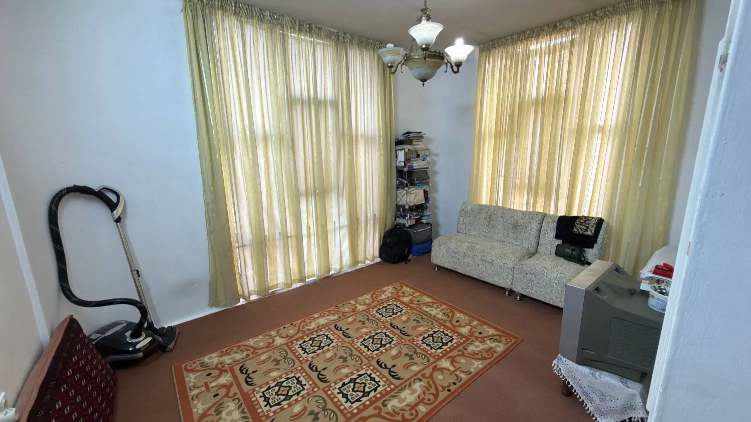آپارتمان دو نبش غرق نور