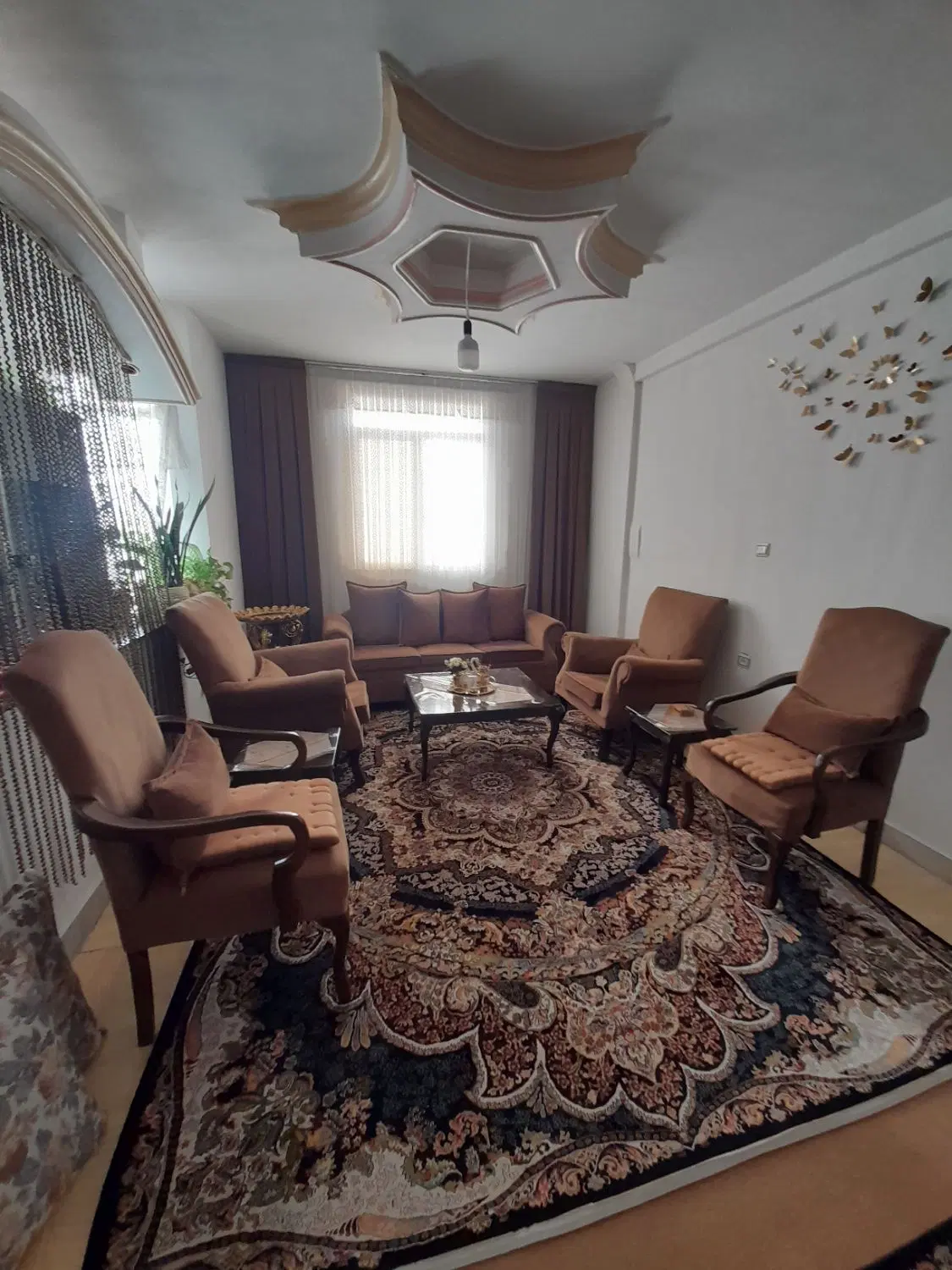 آپارتمان ۹۰ متری نورگیر و دلنشین