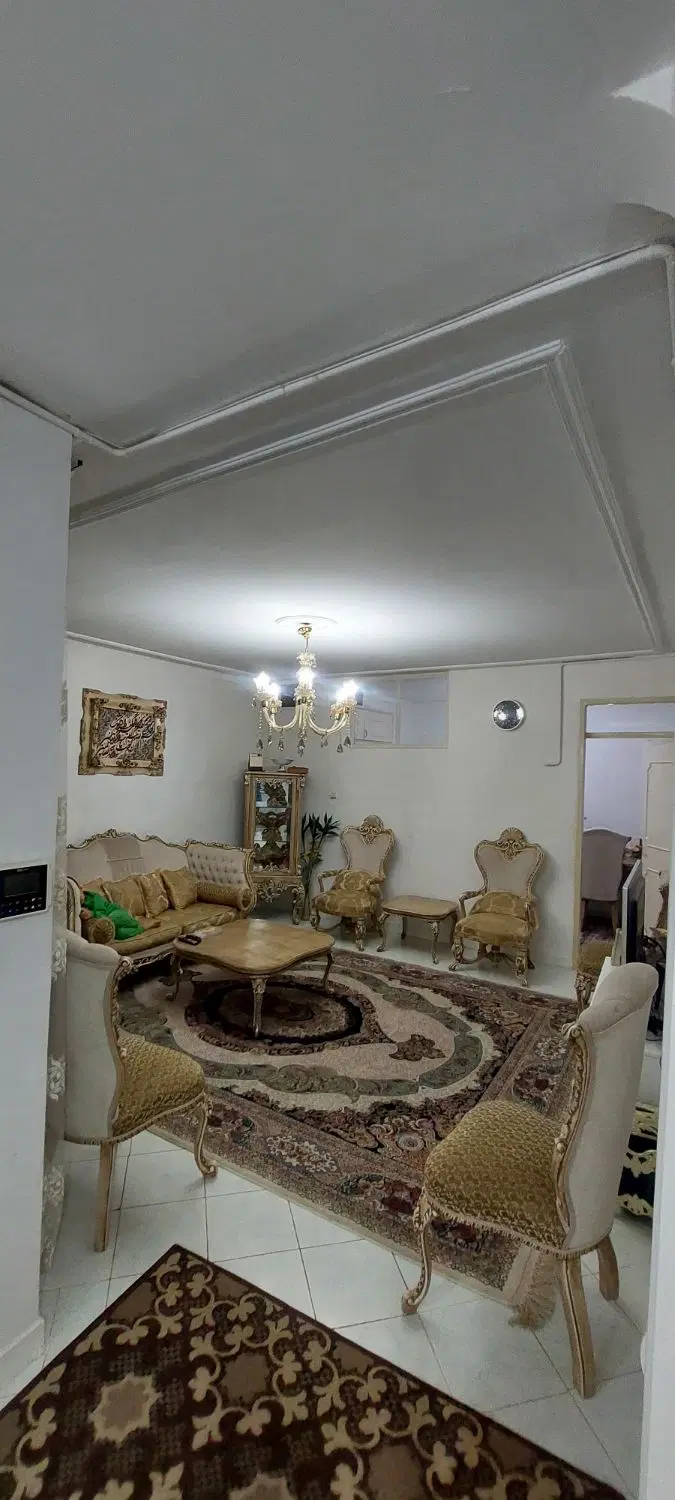 واحد76متر سنددار وامدار باپارکینگ طبقه1 خ سرحدی