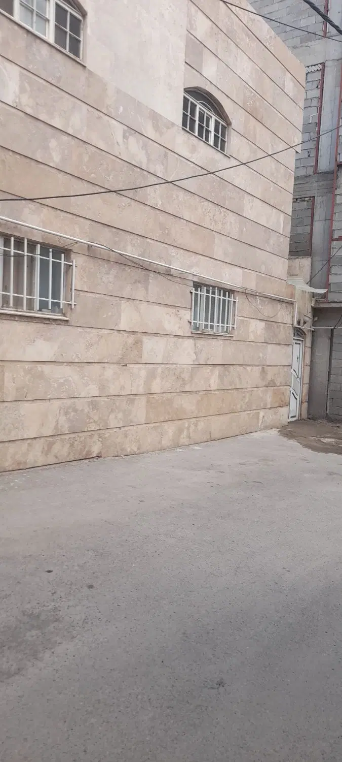 حیاطدرعباسی کوی سارخانی بن بست نیلوفر پلاک ۲۴