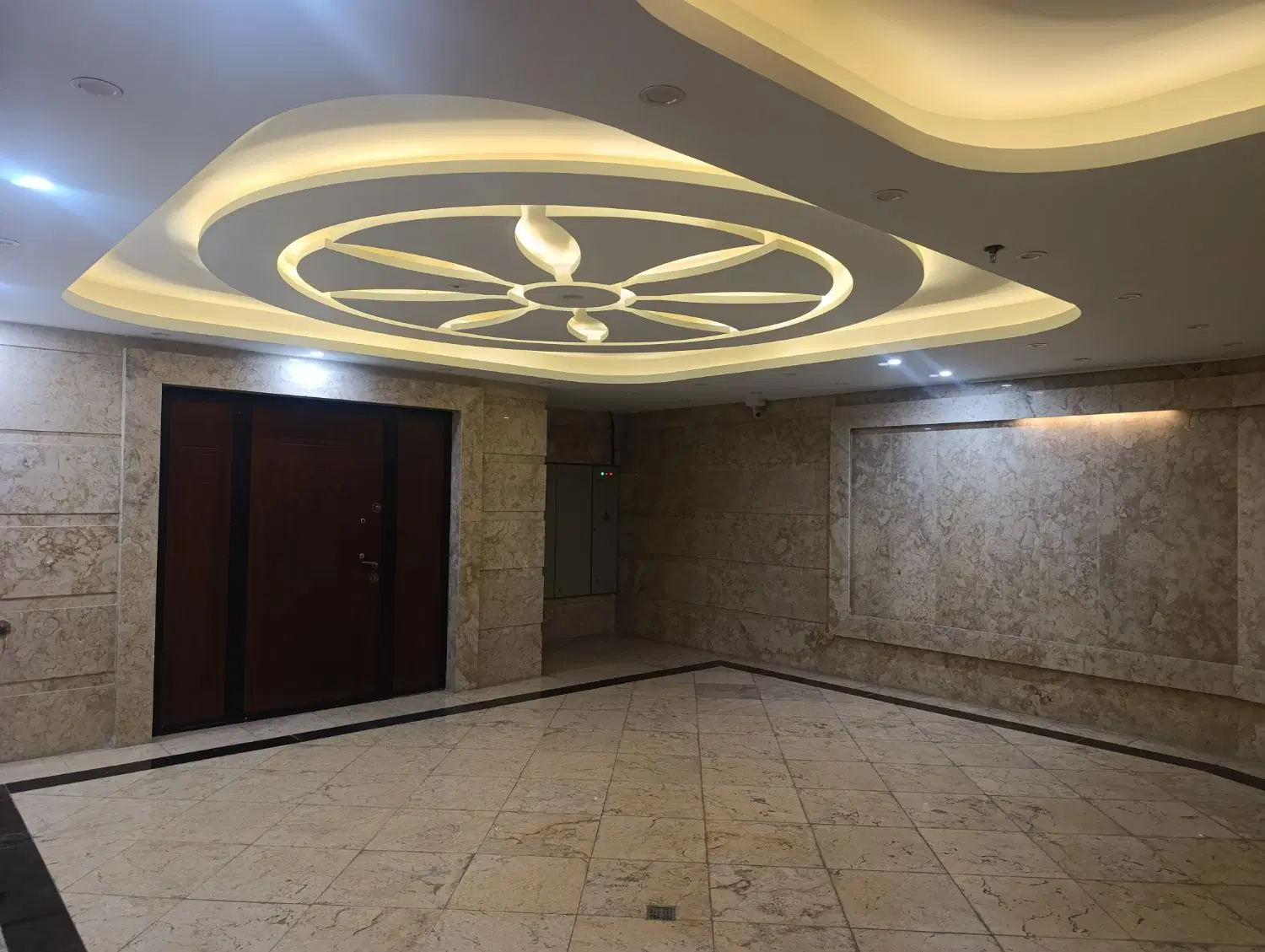 خاص و فول امکانات در پرسی