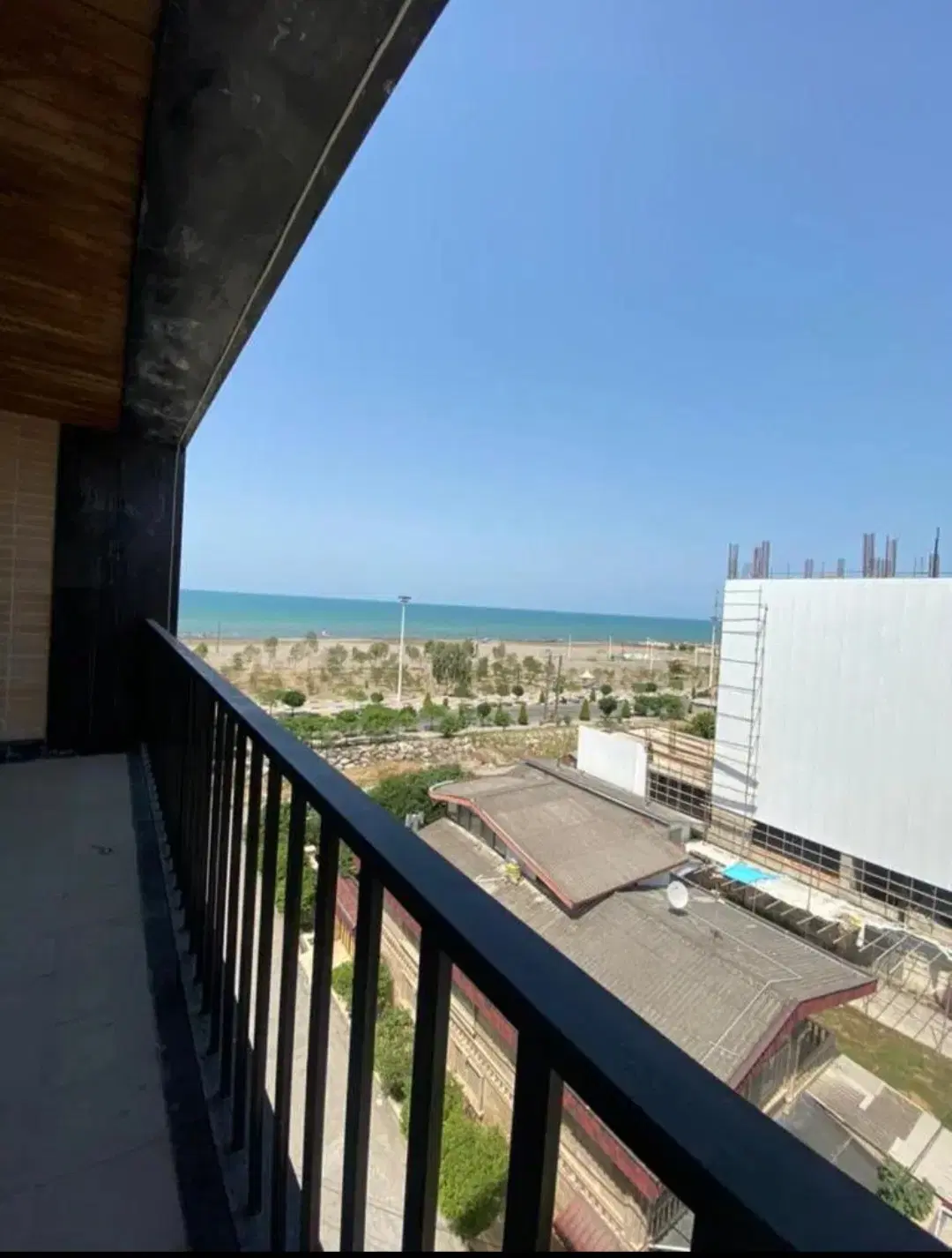 اپارتمان ۱۴۰ متر طبقه ۵ در دهنو