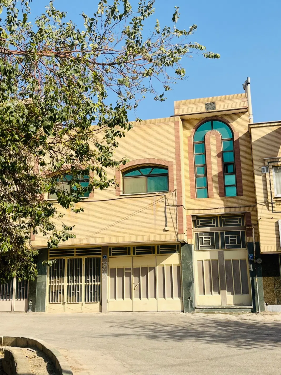 خانه دو طبقه ویلایی خانه اصفهان
