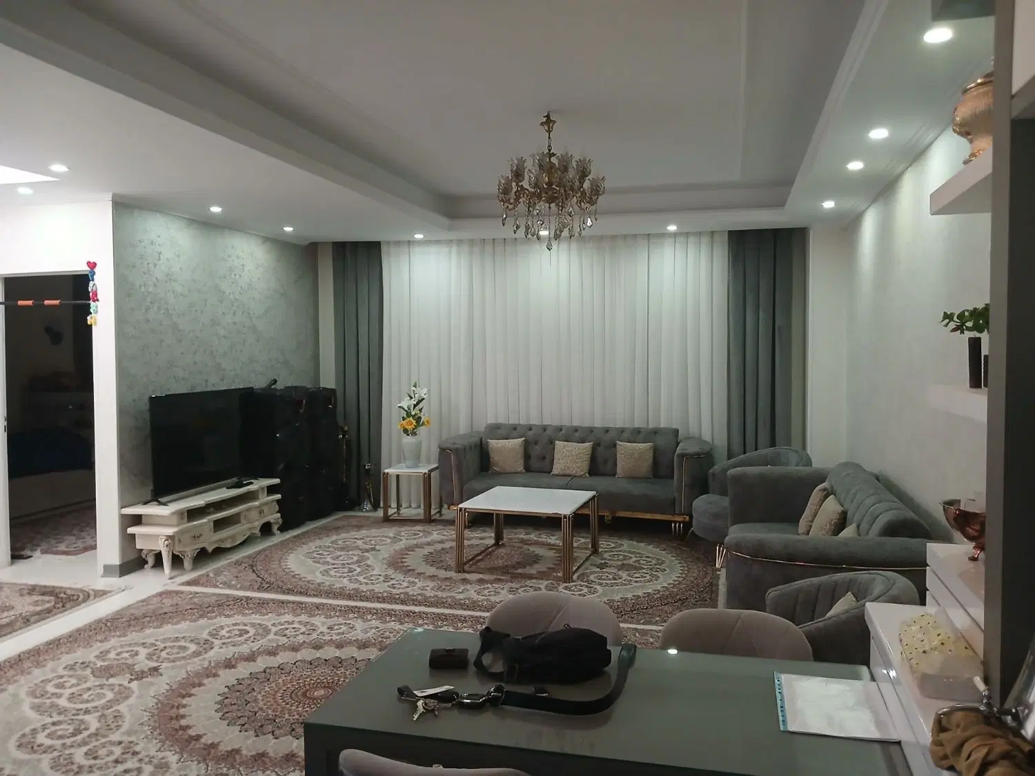 فروش واحد ۸۱ متری فول امکانات