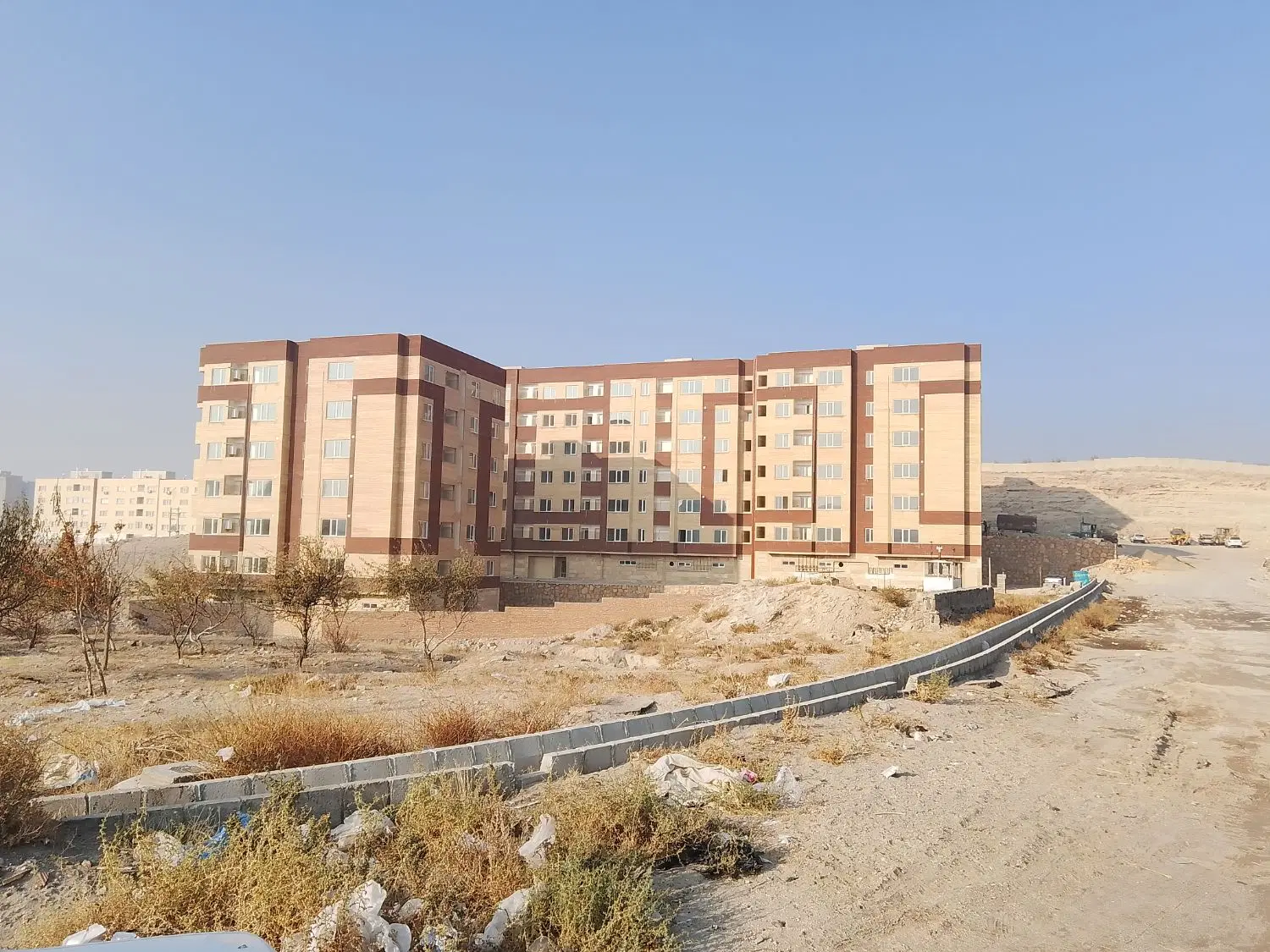 آپارتمان در مجتمع بتن کاوه شهرک صدرا فاز 2 اندیشه