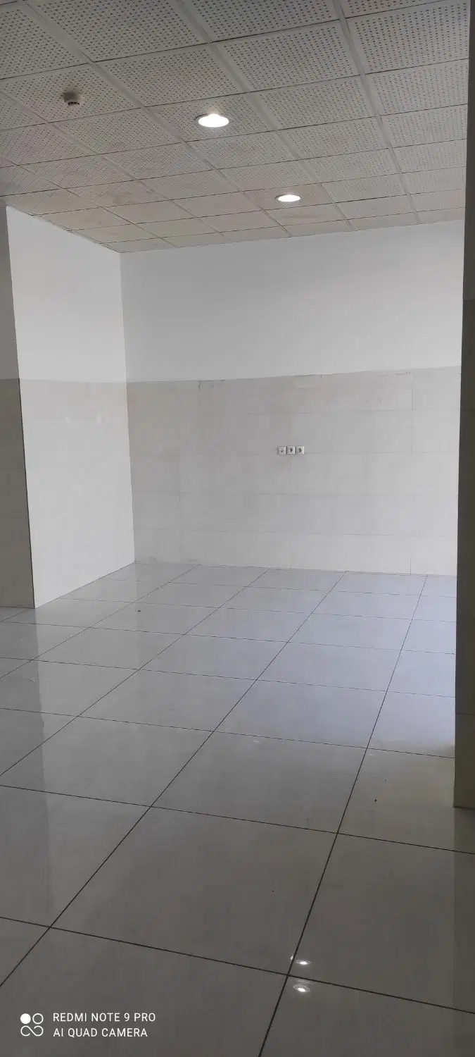مغازه ۹۰ متری دو دهنه واقع در خ البرز بیابانی