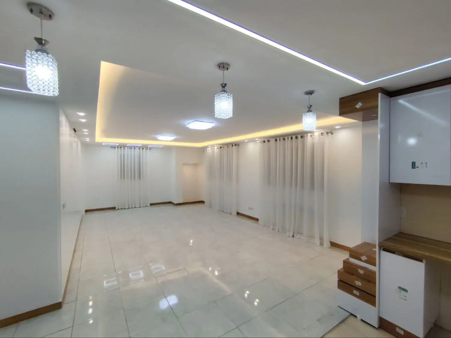 آپارتمان  سه خواب تک واحدی