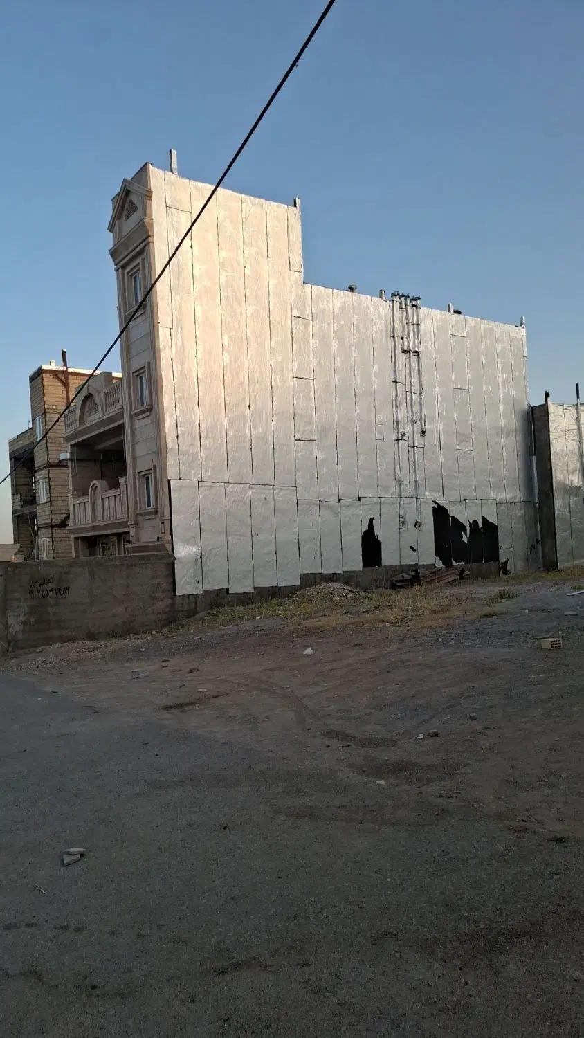 زمین فروشی