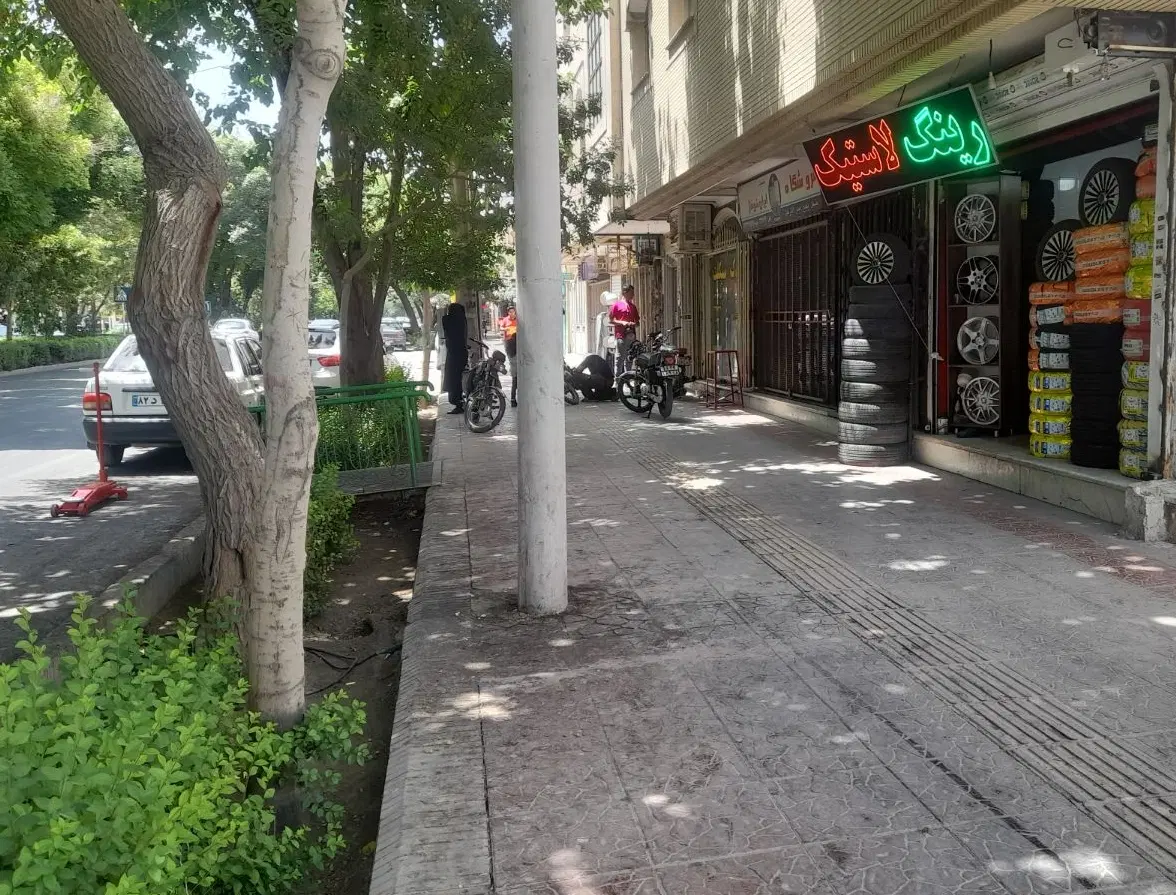 مغازه تجاری باسندتکبرگ بر رباط اول بسیارخوشجا