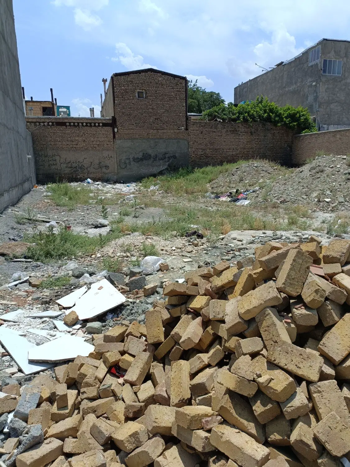 زمین مسکونی