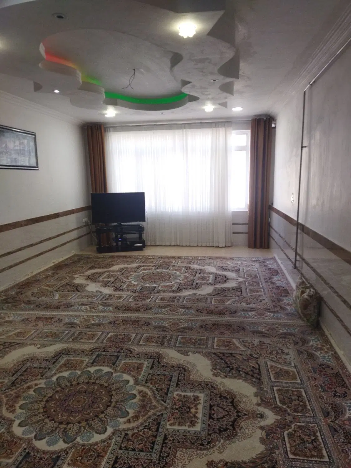 فروش یک باب منزل مسکونی در دو طبقه