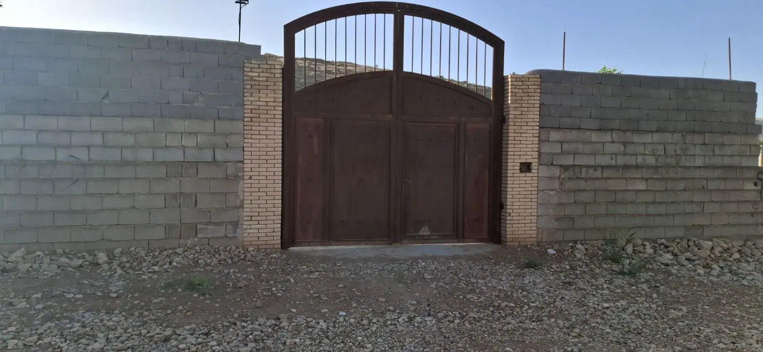 یک قطعه باغشهری ۲۰۰۰ متری قلات شیراز