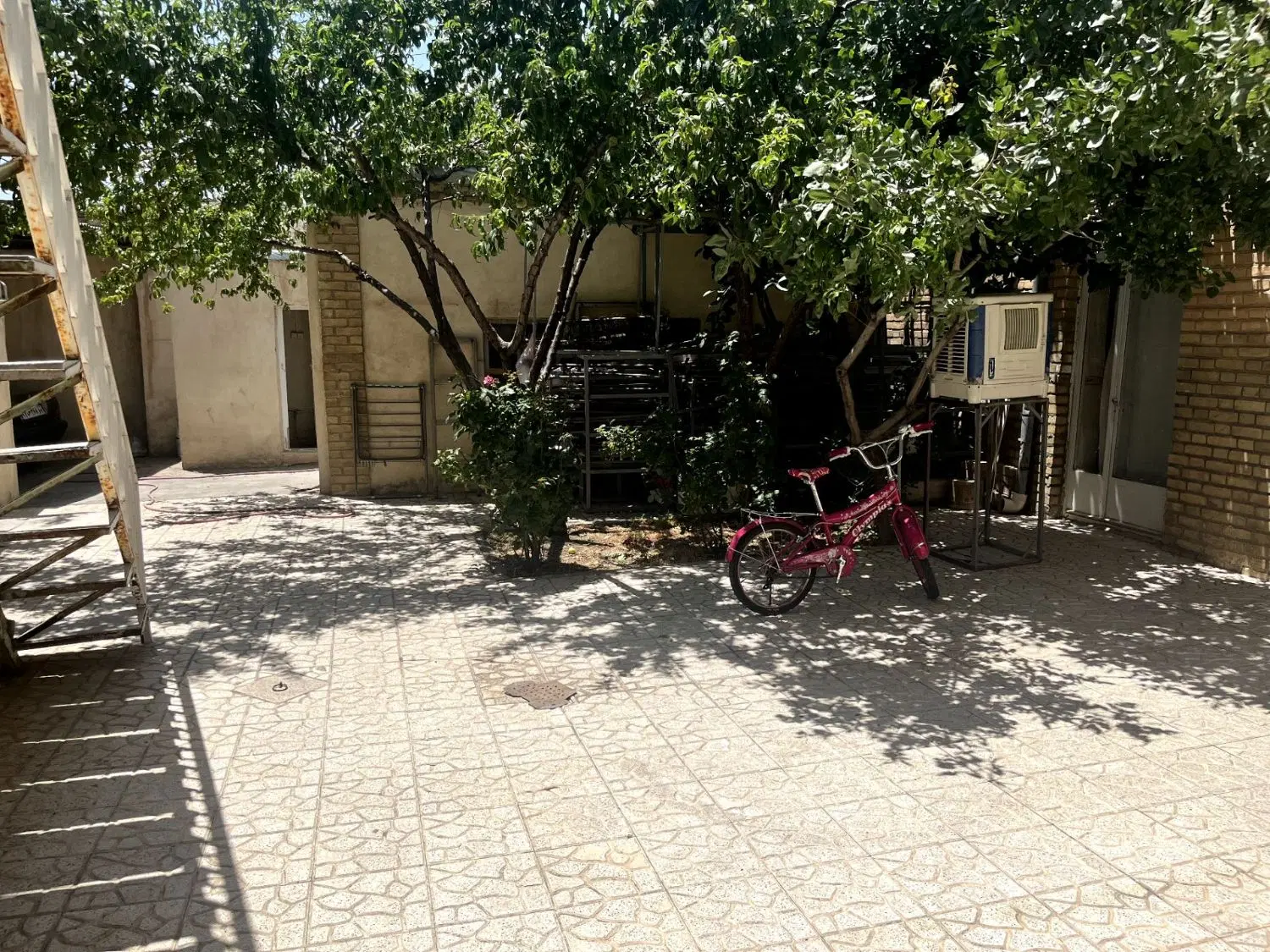 کوی فرهنگ خ نرگس 120متر دوخواب