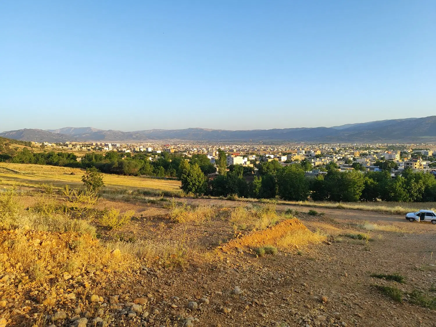 زمین مهریان