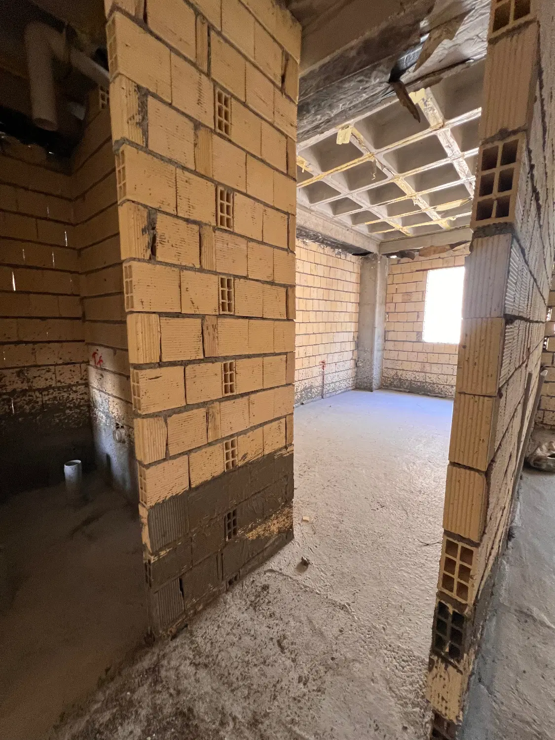 فروش واحد آپارتمان بسیار خوش نقشه تحویل برج ۱۲