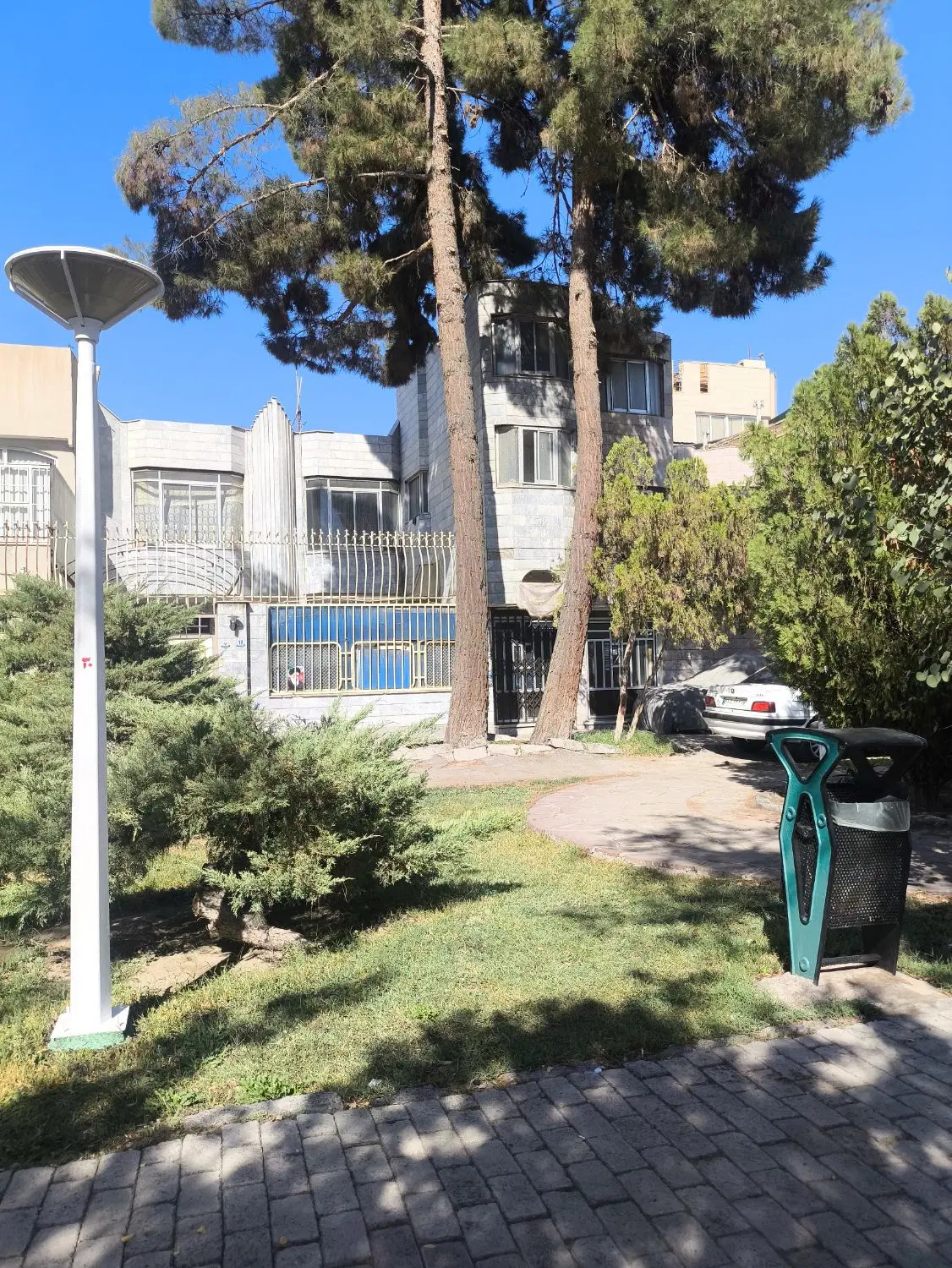 خونه ویلایی 2طبقه با لوکیشن منحصر به فرد کارمندان