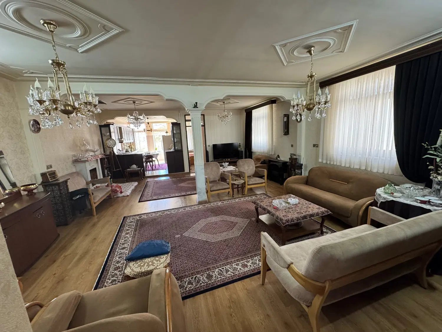 خانه ویلایی ۳ نبش