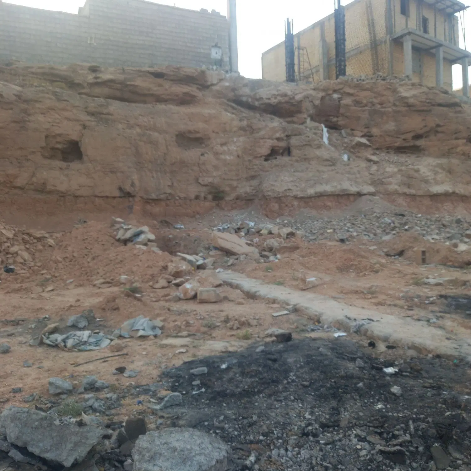 زمین بین الهرمین