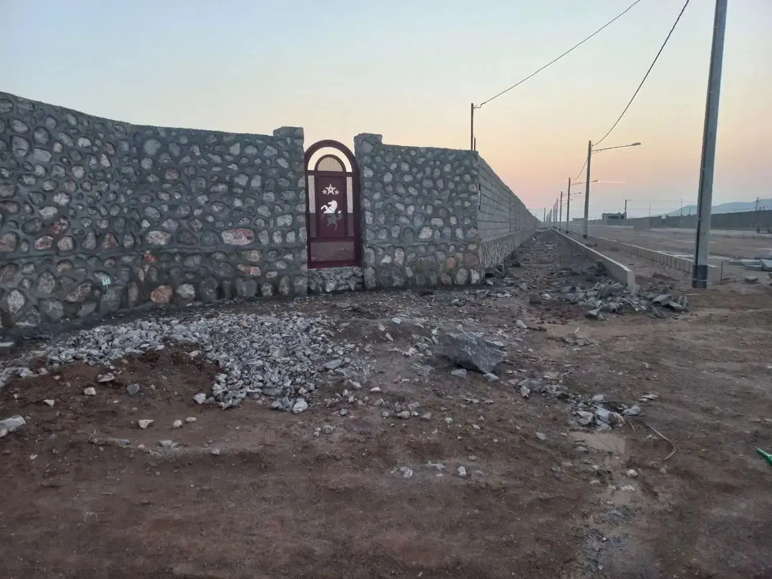 فروش زمین محصور شده