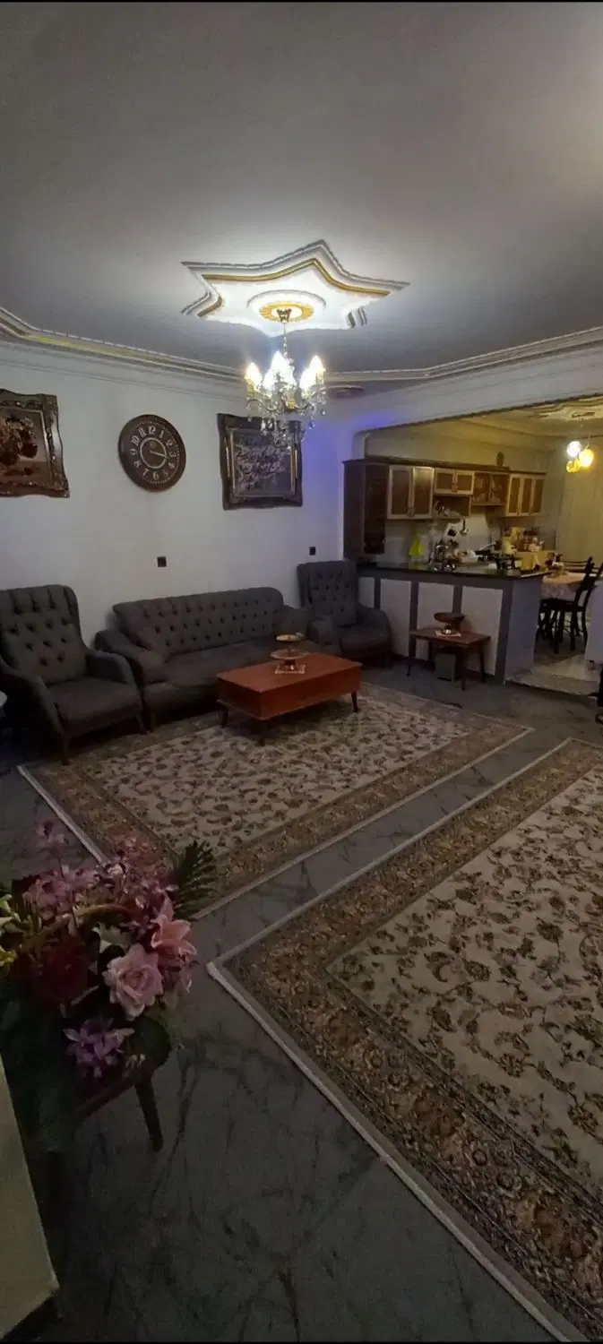واحد مسکونی ۱۱۰متر خاقانی(معاوضه با خودرو)